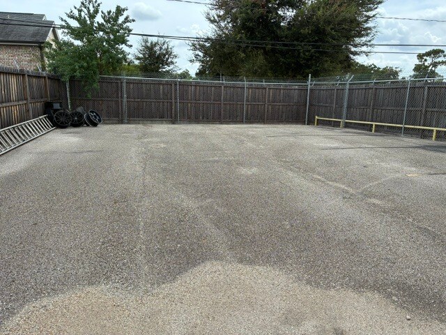 More Photos Of 5902 Spencer Hwy, Pasadena Auto Dealership For Lease
