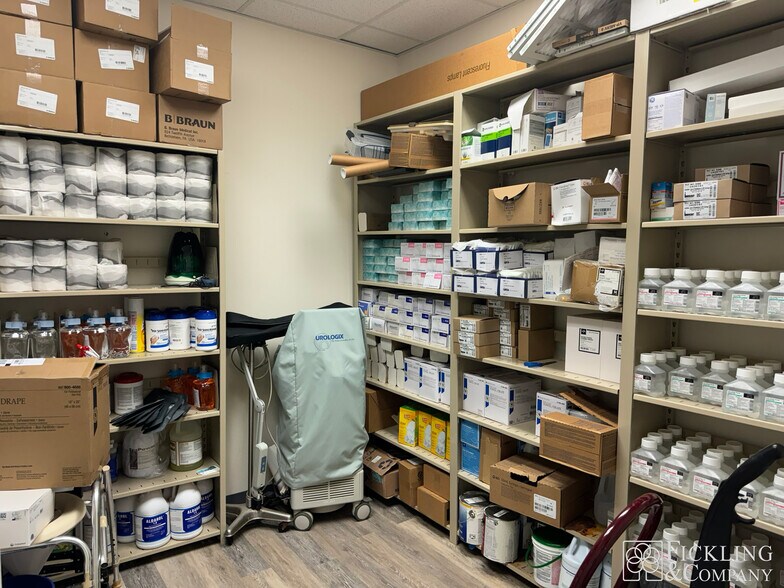 More Photos Of 1217 Columbia Dr, Milledgeville Medical For Sale