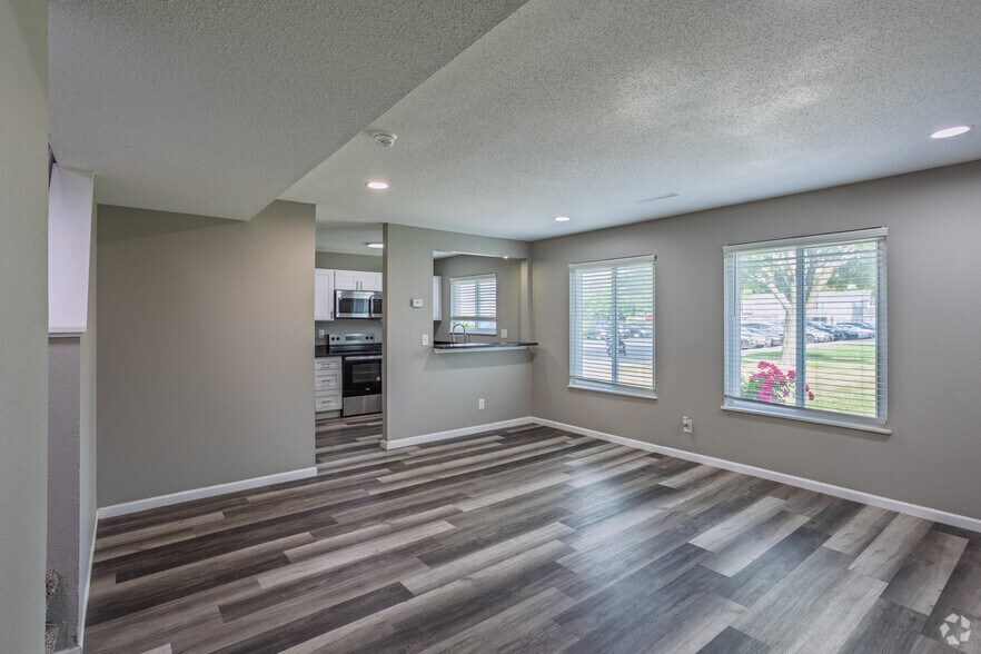 More Photos Of 4000 Archer Dr, East Moline Apartments For Sale