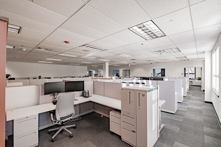 More Photos Of 6 Ashley Dr, Scarborough Office For Lease