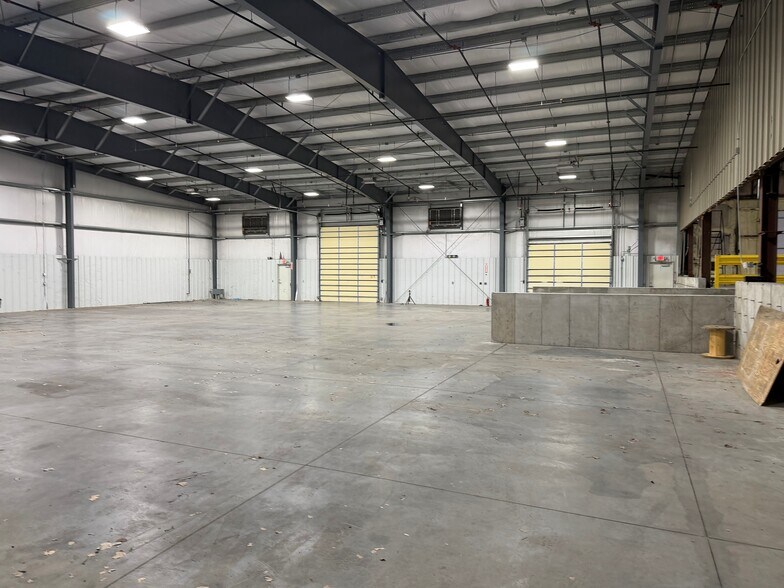More Photos Of 7501 E Front St, Kansas City Warehouse For Sale