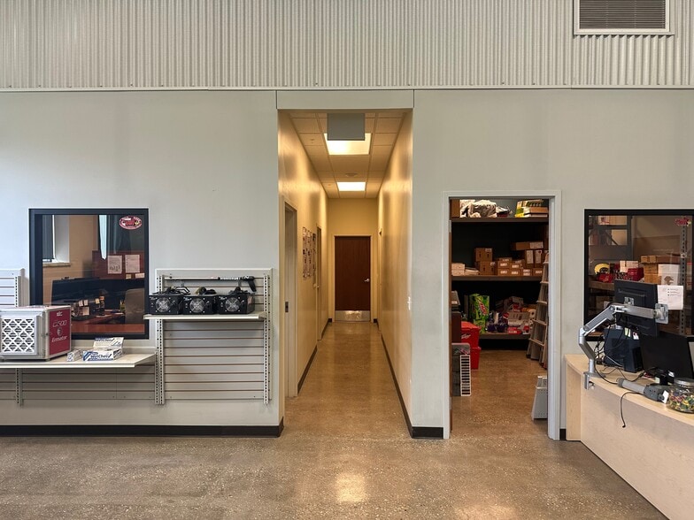 More Photos Of 1815 Morrissey Dr, Bloomington Warehouse For Sale