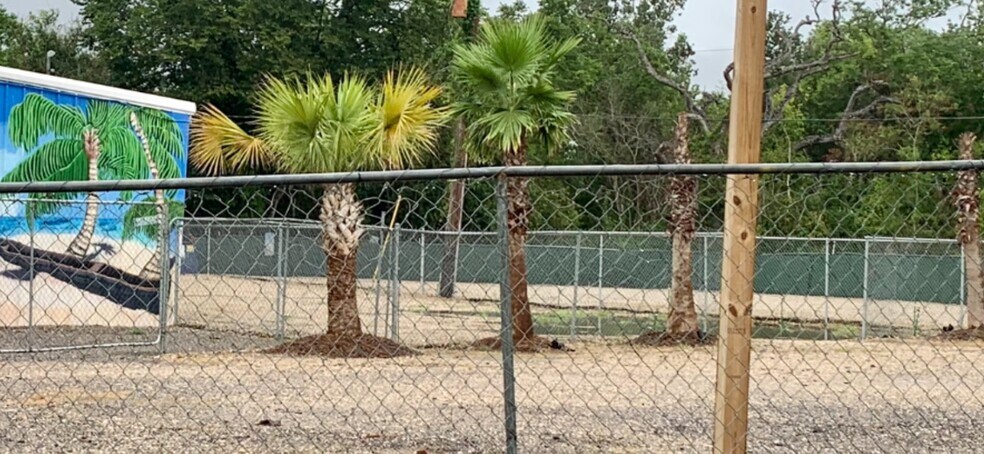 More Photos Of 4830 Sunbeam St, Houston Auto Repair For Lease