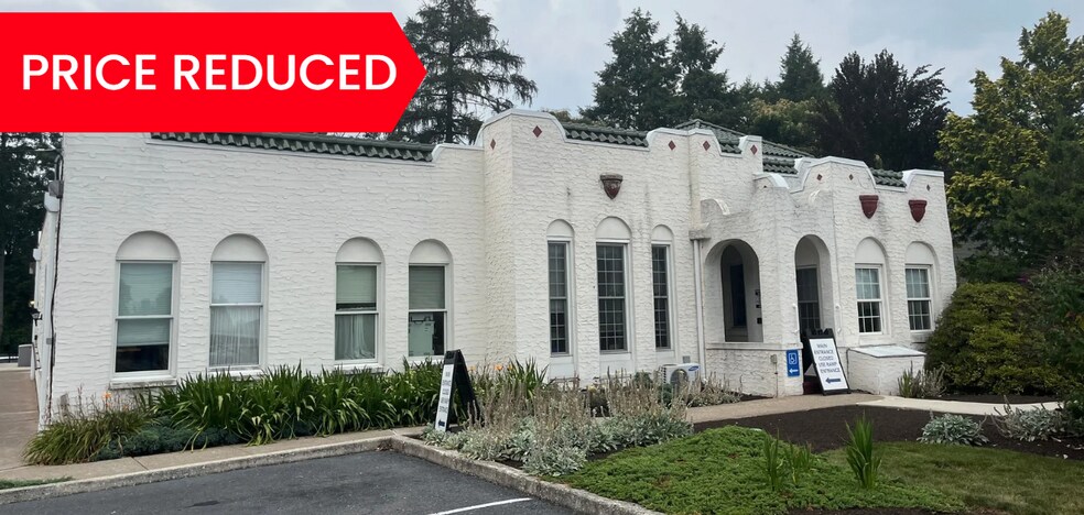 Primary Photo Of 3912 Trindle Rd, Camp Hill Medical For Sale