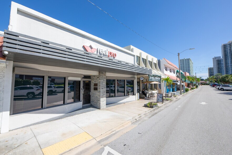 Primary Photo Of 3309 NE 33rd St, Fort Lauderdale General Retail For Lease