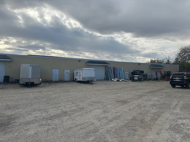 More Photos Of 18130-18134 NW Frontage Rd, Joliet Warehouse For Lease