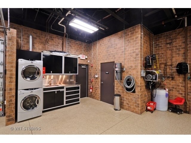 More Photos Of 2132 Green Bay Rd, Highland Park Office For Lease