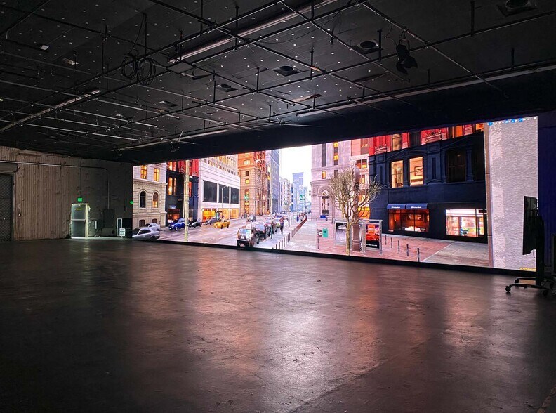 More Photos Of 2525 N Naomi St, Burbank Movie Radio TVStudio For Sale