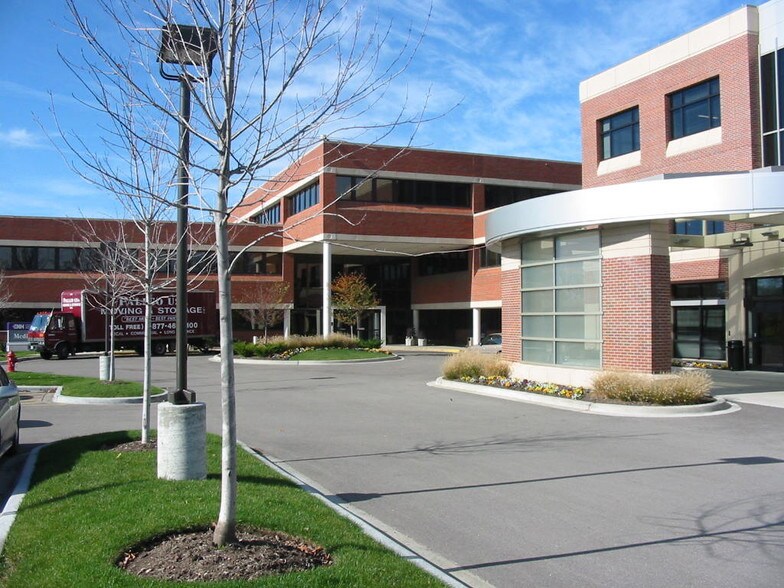 Primary Photo Of 767 Park Ave W, Highland Park Medical For Lease