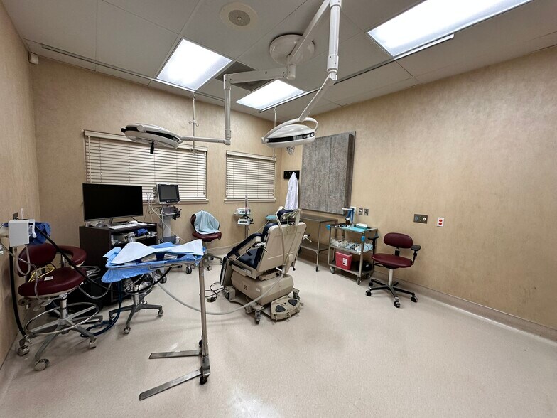 More Photos Of 139 Arch St, Redwood City Medical For Lease