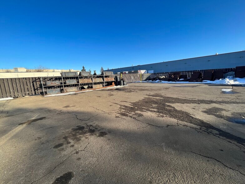 More Photos Of 9320 49th St NW, Edmonton Office For Sale