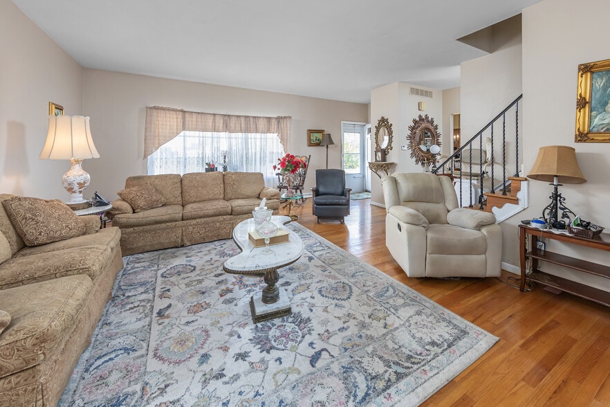More Photos Of 40 W Kings Hwy, Mount Ephraim Office For Sale
