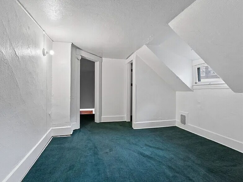 More Photos Of 2308-2326 SW Osage St, Portland Apartments For Sale
