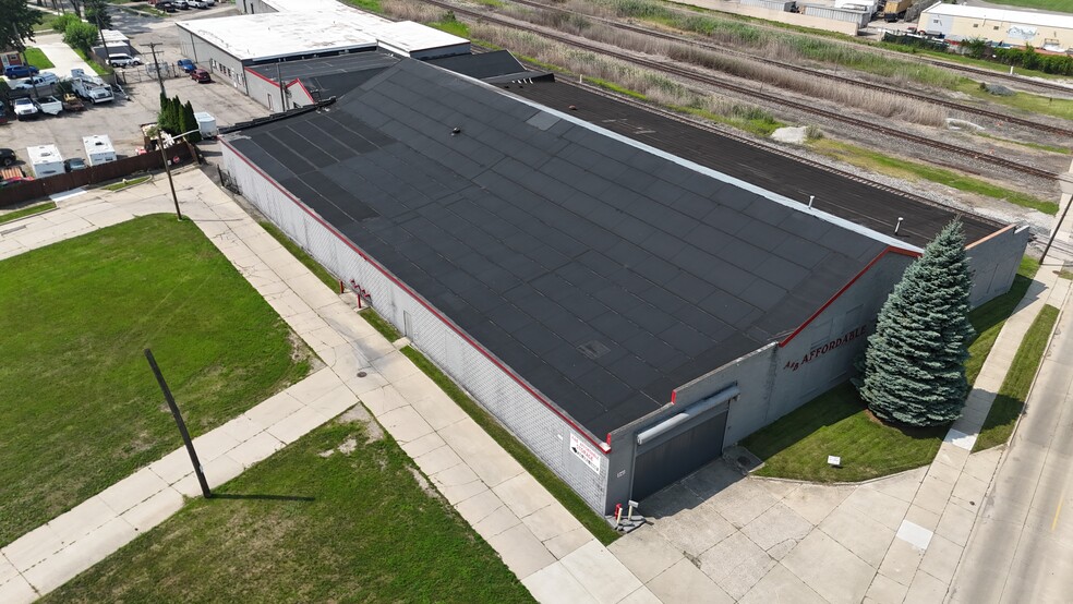 More Photos Of 341 Goddard Rd, Wyandotte Self Storage For Sale