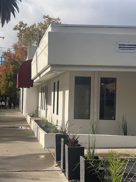 More Photos Of 1422 28th St, Sacramento Storefront Retail Office For Sale