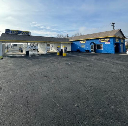 Primary Photo Of 35481 Harper Ave, Clinton Township Carwash For Sale