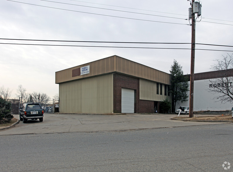 Primary Photo Of 4821 Stamp Rd, Temple Hills Warehouse For Lease