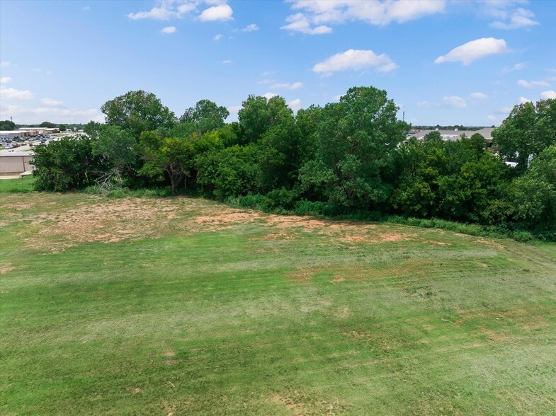 More Photos Of 301 S Yukon Pky, Yukon Land For Sale