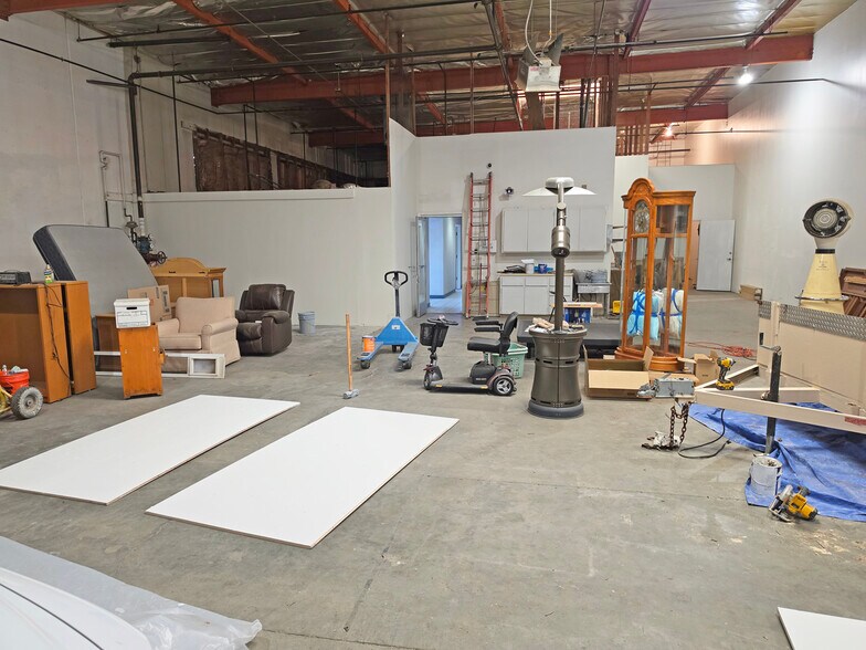 More Photos Of 4960 E Yale Ave, Fresno Warehouse For Sale