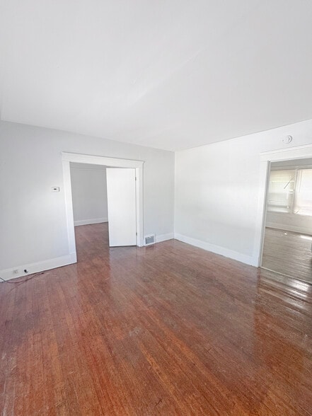 More Photos Of 1156 Carl Ave, Cleveland Apartments For Sale