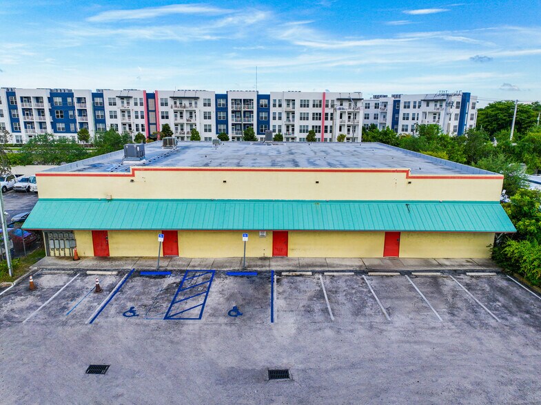 More Photos Of 27330 S Dixie Hwy, Homestead Storefront Retail Office For Sale