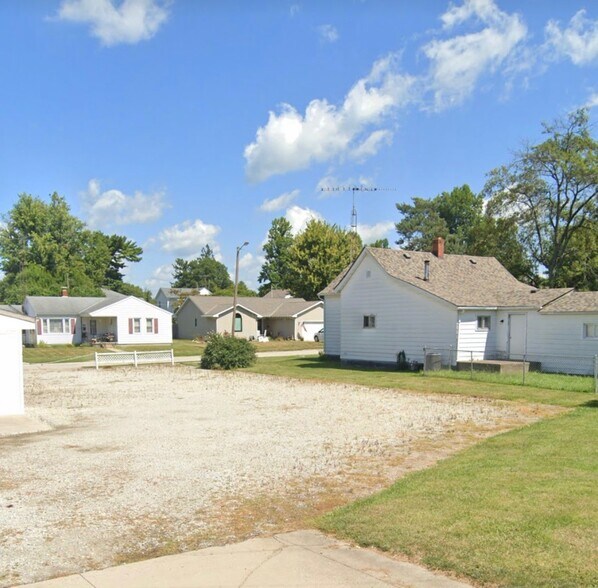 More Photos Of 202 E Seminary St, Liberty Restaurant For Sale