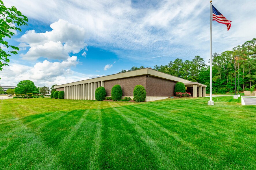 Primary Photo Of 1012 Riverfront Pkwy, Chattanooga Office For Sale