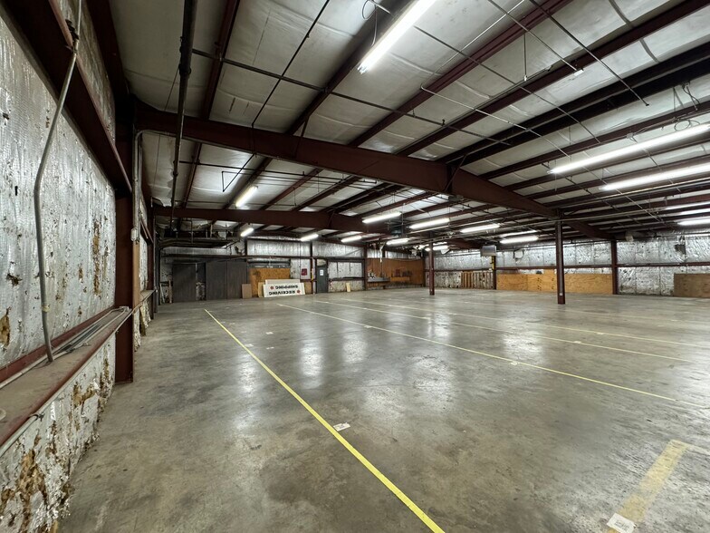 More Photos Of 1214 Dorris Ave, High Point Warehouse For Lease