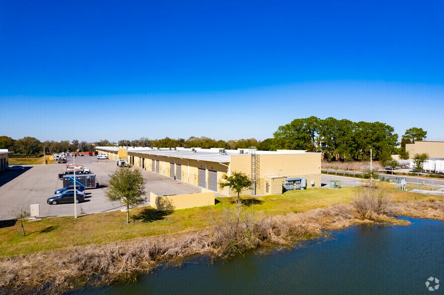 More Photos Of 3920 Anchuca Dr, Lakeland Warehouse For Lease