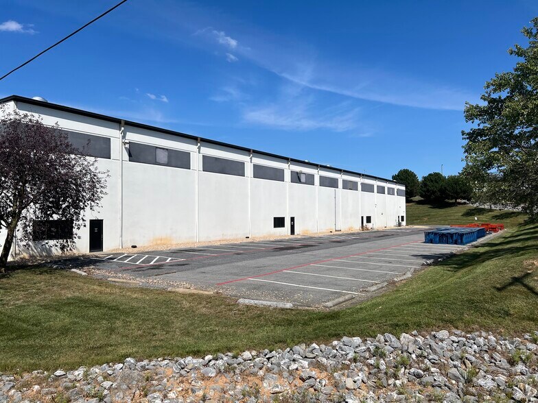 More Photos Of 778 Interstate View Dr, Mount Crawford Refrigeration Cold Storage For Lease
