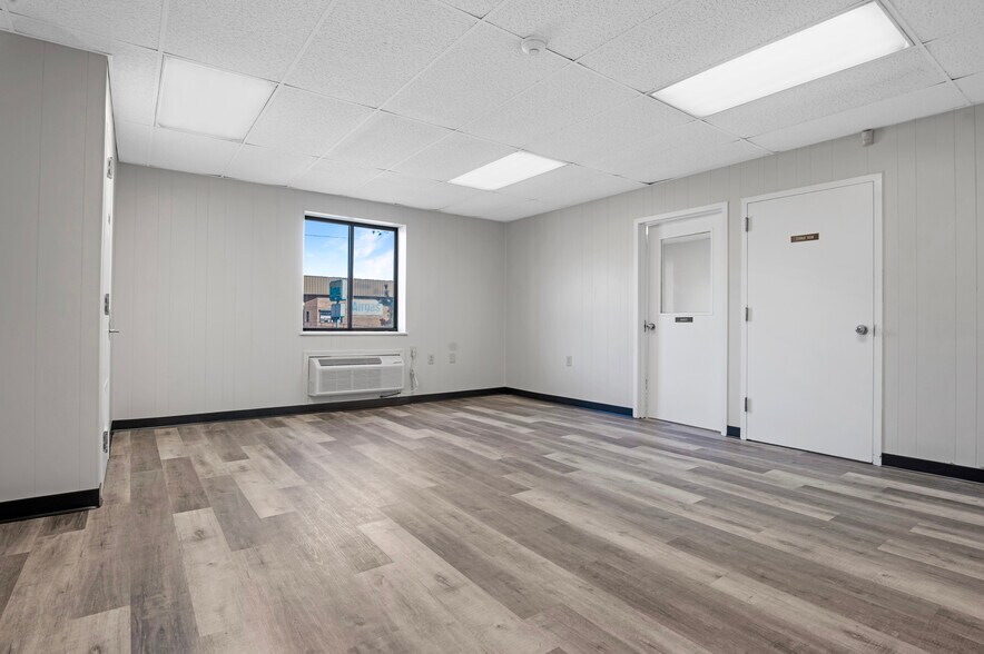 More Photos Of 161 Center St, Jacksonville Truck Terminal For Lease