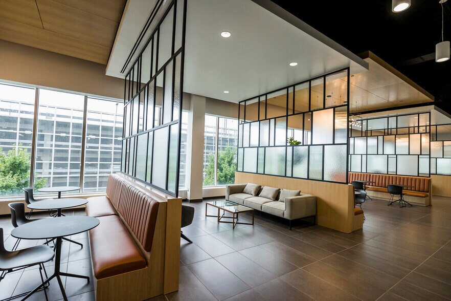 More Photos Of 101 E 2nd St, Tulsa Office For Lease