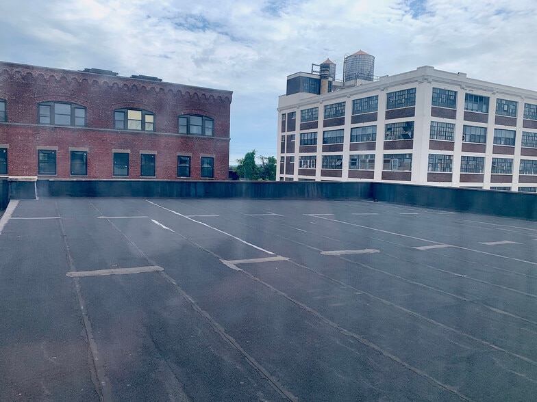 More Photos Of 753-755 E 134th St, Bronx Warehouse For Lease