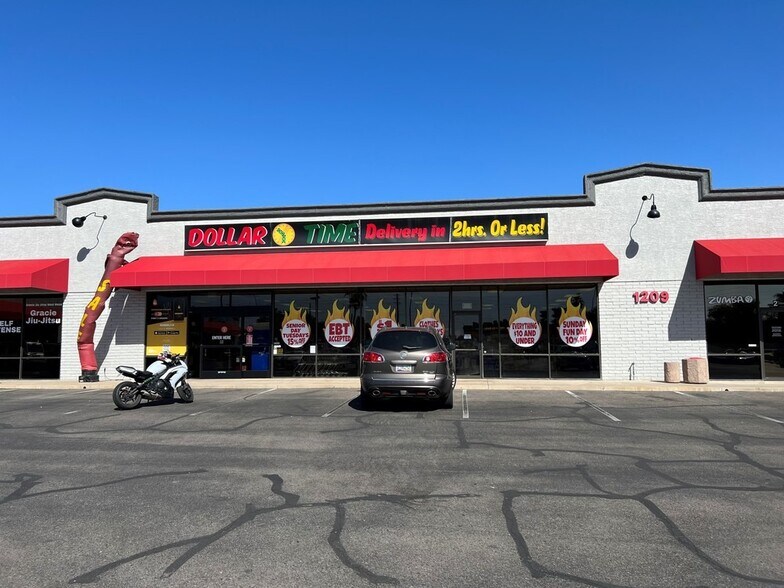 More Photos Of 1211 N Country Club Dr, Mesa General Retail For Lease
