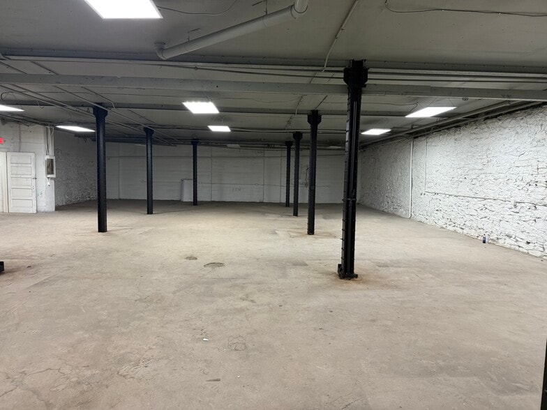 More Photos Of 221-223 E 9th Ave, Homestead Warehouse For Lease