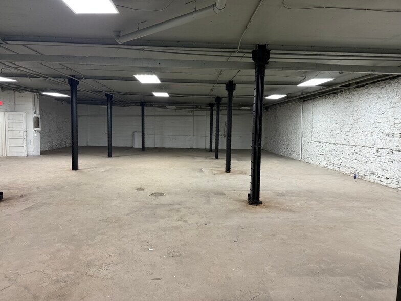 More Photos Of 221-223 E 9th Ave, Homestead Warehouse For Lease