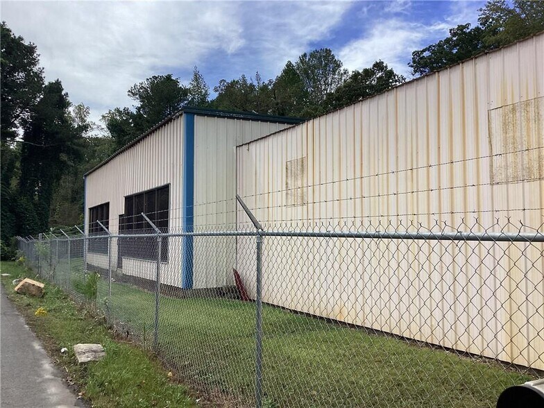 More Photos Of 540 E Church St, Jasper Auto Repair For Sale