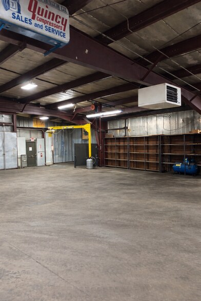 More Photos Of 733 Mike McCarthy Way, Green Bay Light Manufacturing For Sale