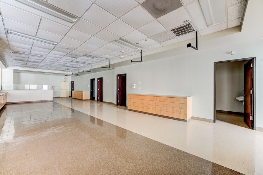 More Photos Of 324 Fm-1960 Rd, Houston General Retail For Sale