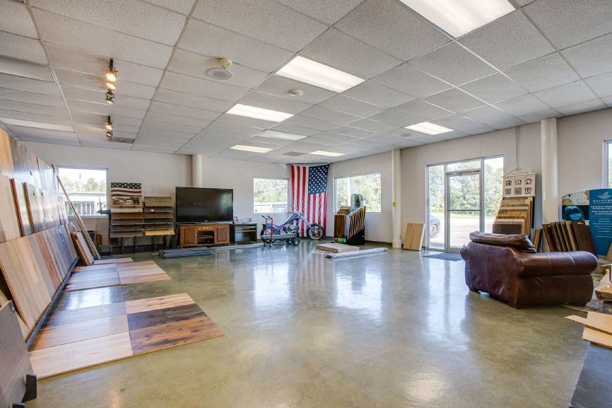 More Photos Of 1438 Highway 96, Burns Warehouse For Lease