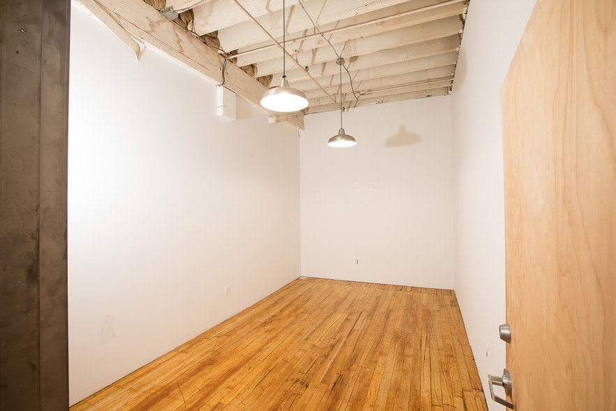 More Photos Of 70 Spruce St, Paterson Warehouse For Sale