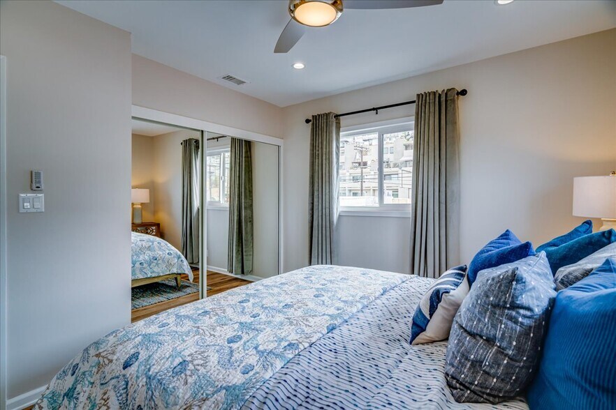 More Photos Of 323-325 Culver Blvd, Playa Del Rey Storefront Retail Residential For Sale