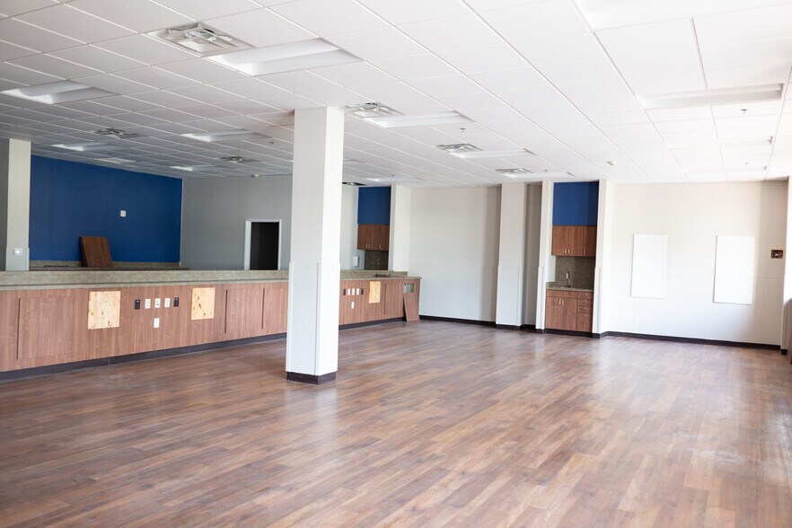 More Photos Of 3301 E US Highway 377, Granbury Storefront Retail Office For Lease