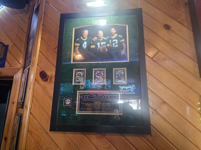 More Photos Of 8101 Schofield Ave, Weston Bar For Sale