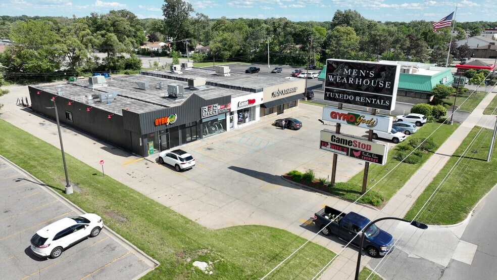 Primary Photo Of 7040-7060 N Wayne Rd, Westland Freestanding For Sale
