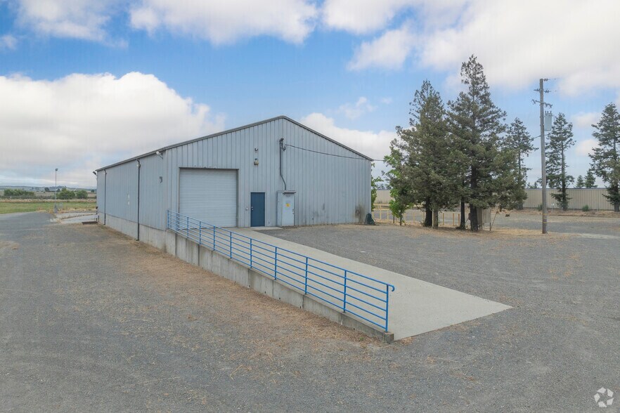 More Photos Of 24200 Arnold Dr, Sonoma Warehouse For Lease