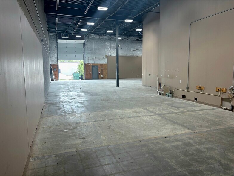 More Photos Of 422-434 Alexandersville Rd, Miamisburg Warehouse For Lease