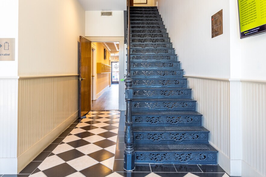 More Photos Of 105 E Center St, Mebane Office For Lease