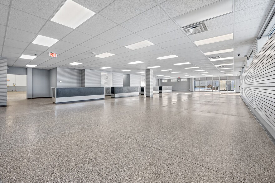 More Photos Of 5267 67 Av, Lloydminster Warehouse For Lease