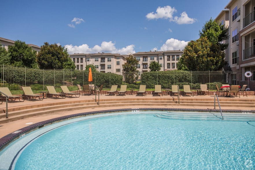 More Photos Of Mooreview Pky @ Loudoun County Pky, Ashburn Unknown For Lease